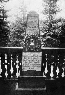Az 1899-ben fellltott Erzsbet-emlkoszlop a brtfai Orvos-forrsnl. Emlklapok dicslt Erzsbet kirlyn szobrnak Brtfafrdn 1903. augusztus 16-n trtnt leleplezse alkalmbl.