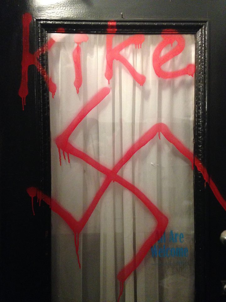Antiszemita támadás Kanadában – Horogkeresztet festettek egy ottawai rabbi házára
