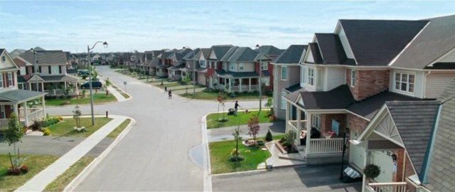 Egy millió dollárba kerül az átlag családi ház Toronto külvárosaiban